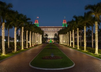 The Breakers Main Drive dressed for the holidays