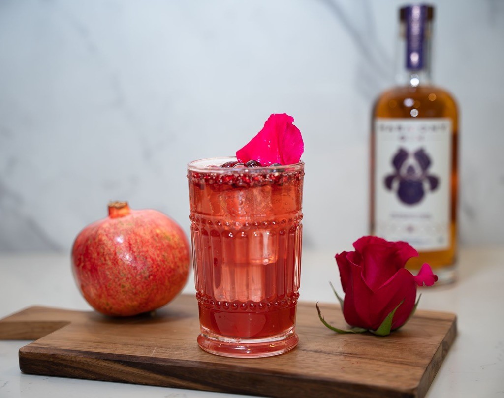 Rose Petal recipe ingredients - How to make a Rose Petal cocktail