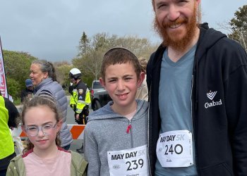 Rabbi Aizik Baumgarten with Esther and Sholom at the 5K