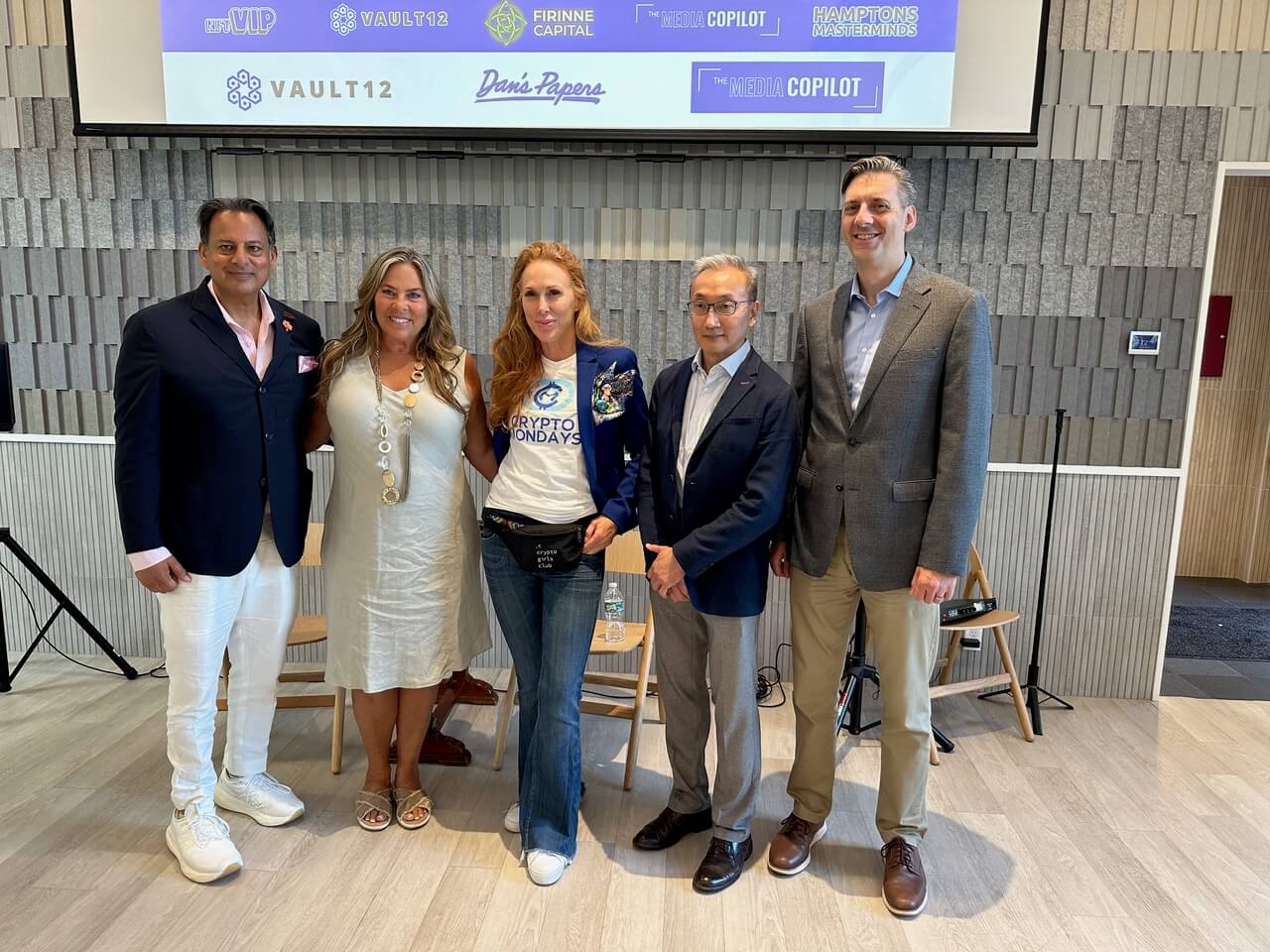 L.-R.: Wasim Ahmad (Vault12), Cherie Christmas (Hamptons Masterminds), Julie Lamb (NFTVIP), Jim Hwang (Firinne Capital), Pete Pachal (The Media Copilot) (Marc Horowitz )