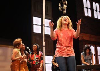 Kaitlyn Davis as Carole King in 