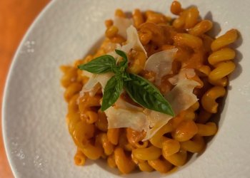 Are you a fan of Claude's penne a la vodka sauce? Learn how to make it at home.