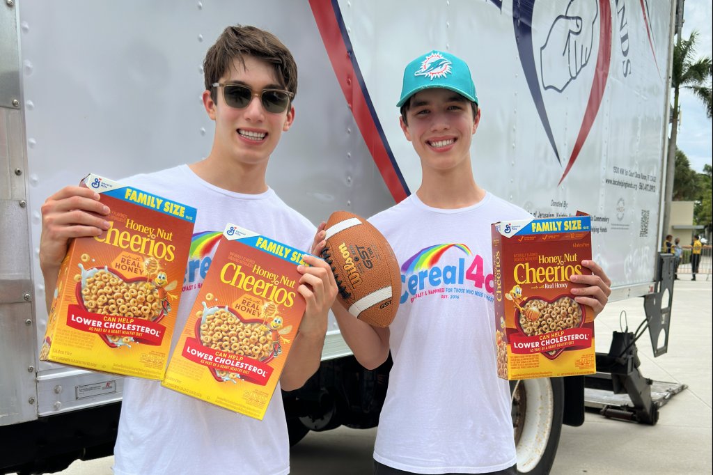 Jett and Luke Justin at Tackle Hunger Cereal Drive