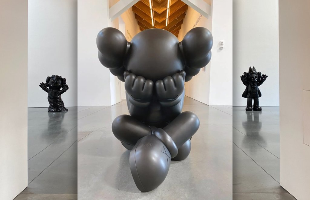 KAWS 