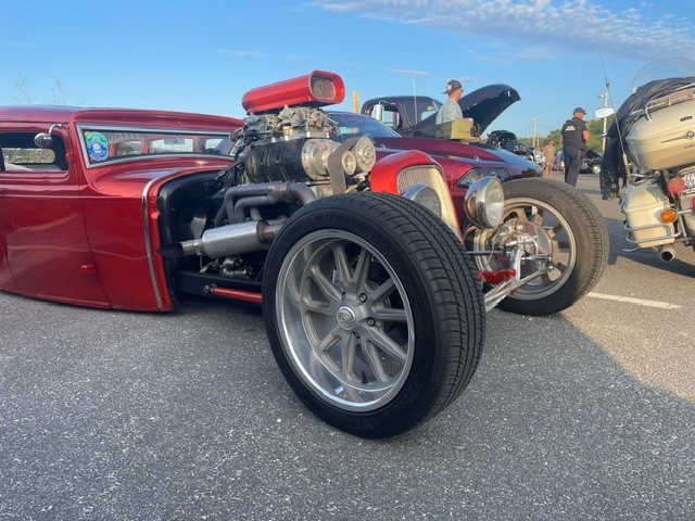 A hot rod at the Meschutt Beach Car Show