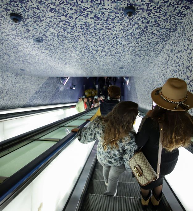 Hamptons Subway's escalators are moving again in Southampton