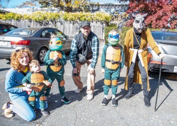 Teenage Mutant Ninja Turtles (The Keating-Lamiroult Family) at Ragamuffin Parade