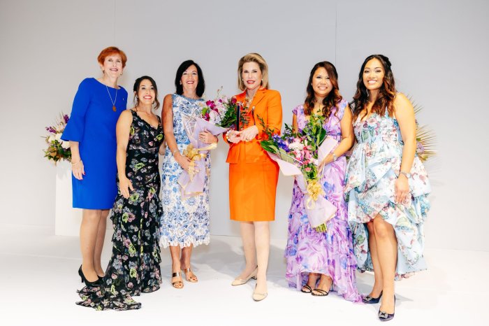 Maureen Mann, Nikki Stelzer, Terry Fedele, Nancy Brinker, Khrisna Kellerman, Meryll Bangsil at Junior League Luncheon