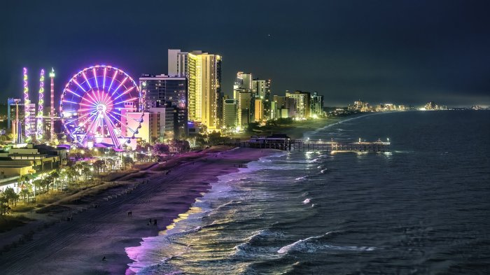 A night view if he SkyWheel at Myrtle Beach Boardwalk