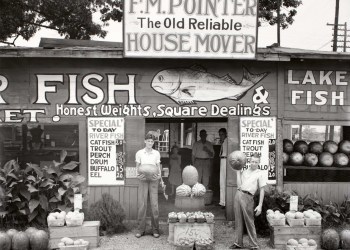 Walker Evans, Roadside stand near Birmingham, Alabama, 1936. Library of Congress.