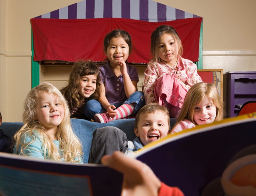 Need something to do this weekend? Take your kids to the library for story time.